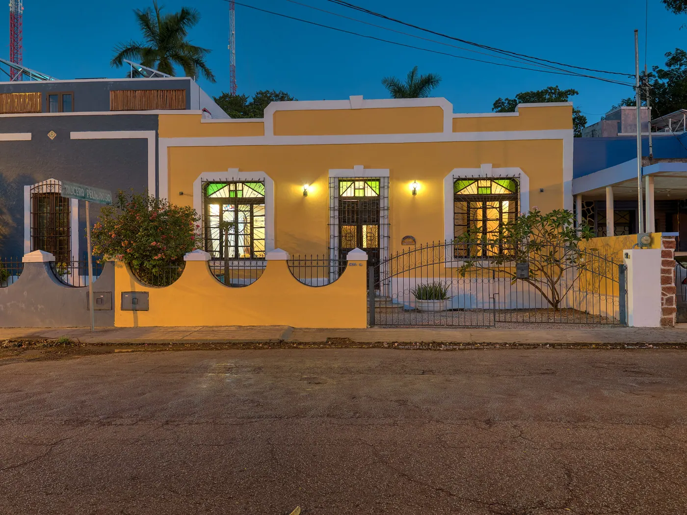 Casa Reforma | 3 Bedroom 2 Bathroom Art Deco — colonial home for sale in Yucatán
