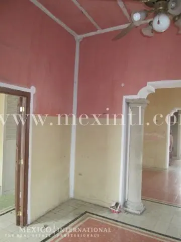 Colonial With Great Corner Location — colonial home in Mérida Centro — photograph 2