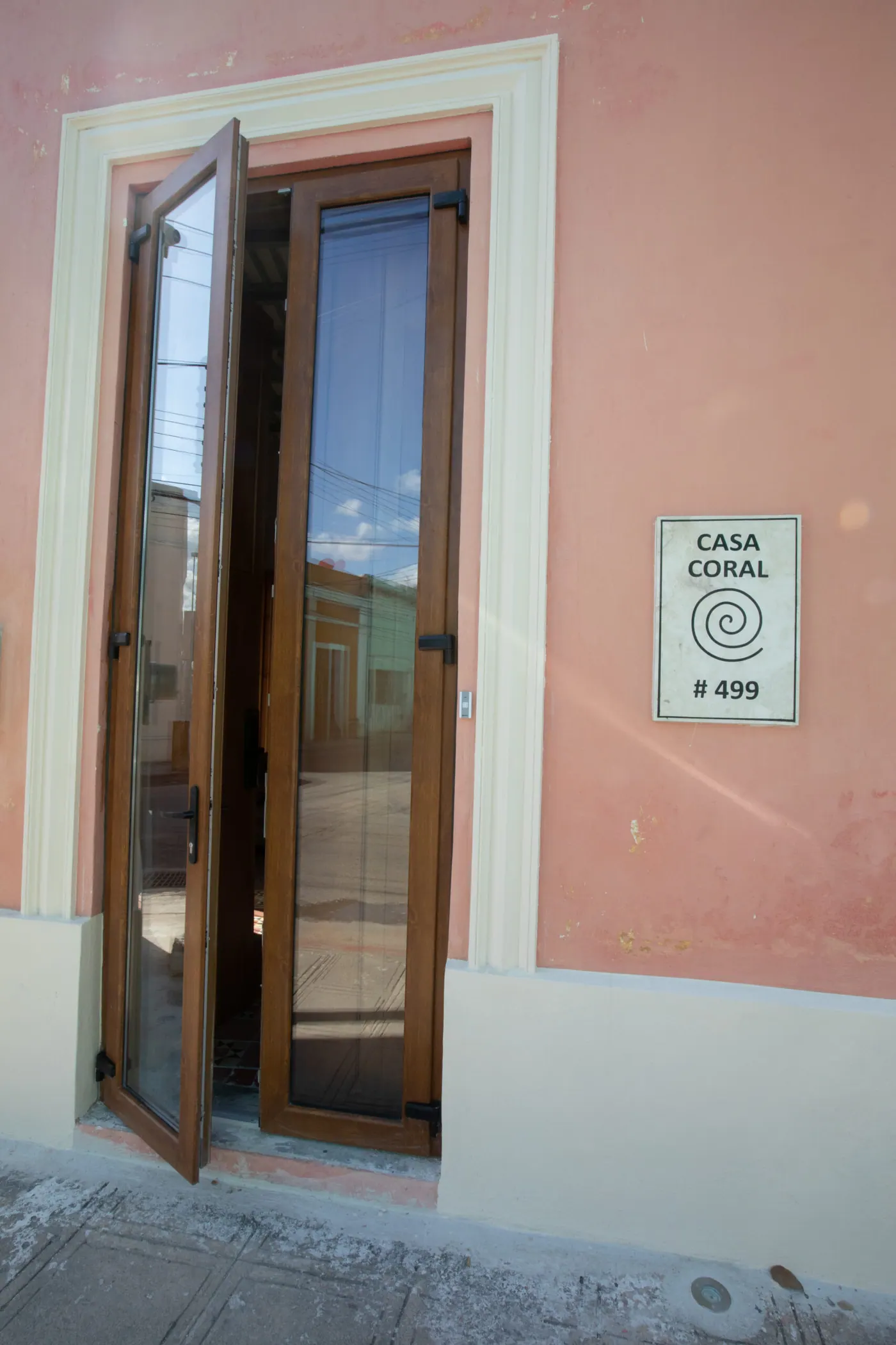 A restored colonial house in Mérida Centro, photographed for listing 006818