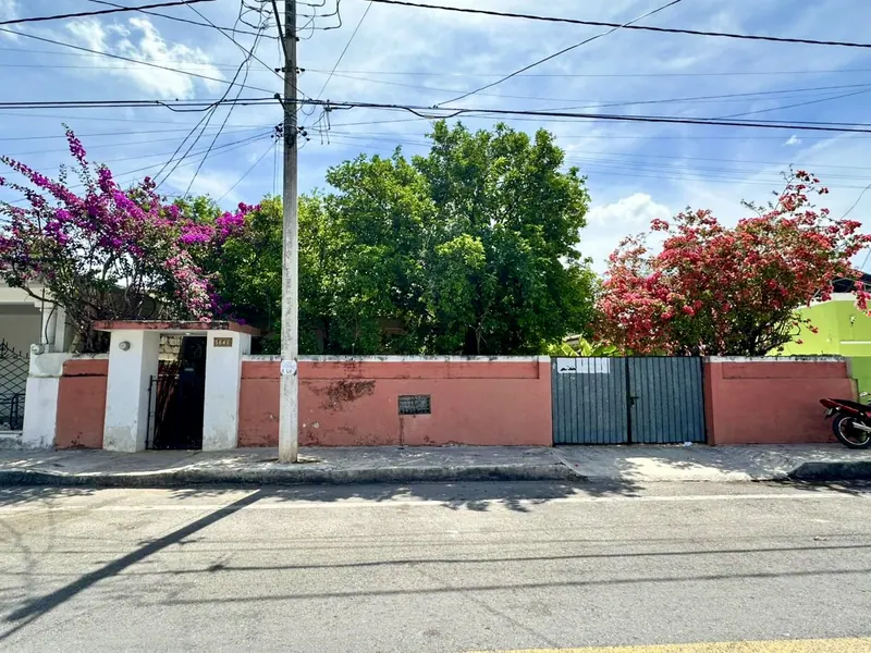 Quiet Property With Expansive Land In Ermita — colonial home for sale in Mérida Centro