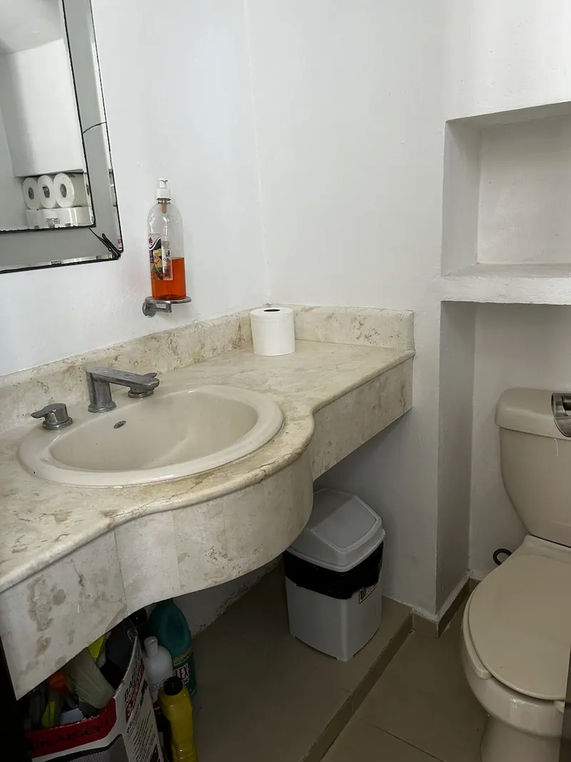 Beautifully Maintained in Privada Gran Santa Fe — residential home in Greater Mérida — photograph 2