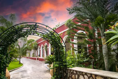 Amazingly Beautiful Grand Hacienda/Boutique Hotel — hacienda for sale in Greater Mérida