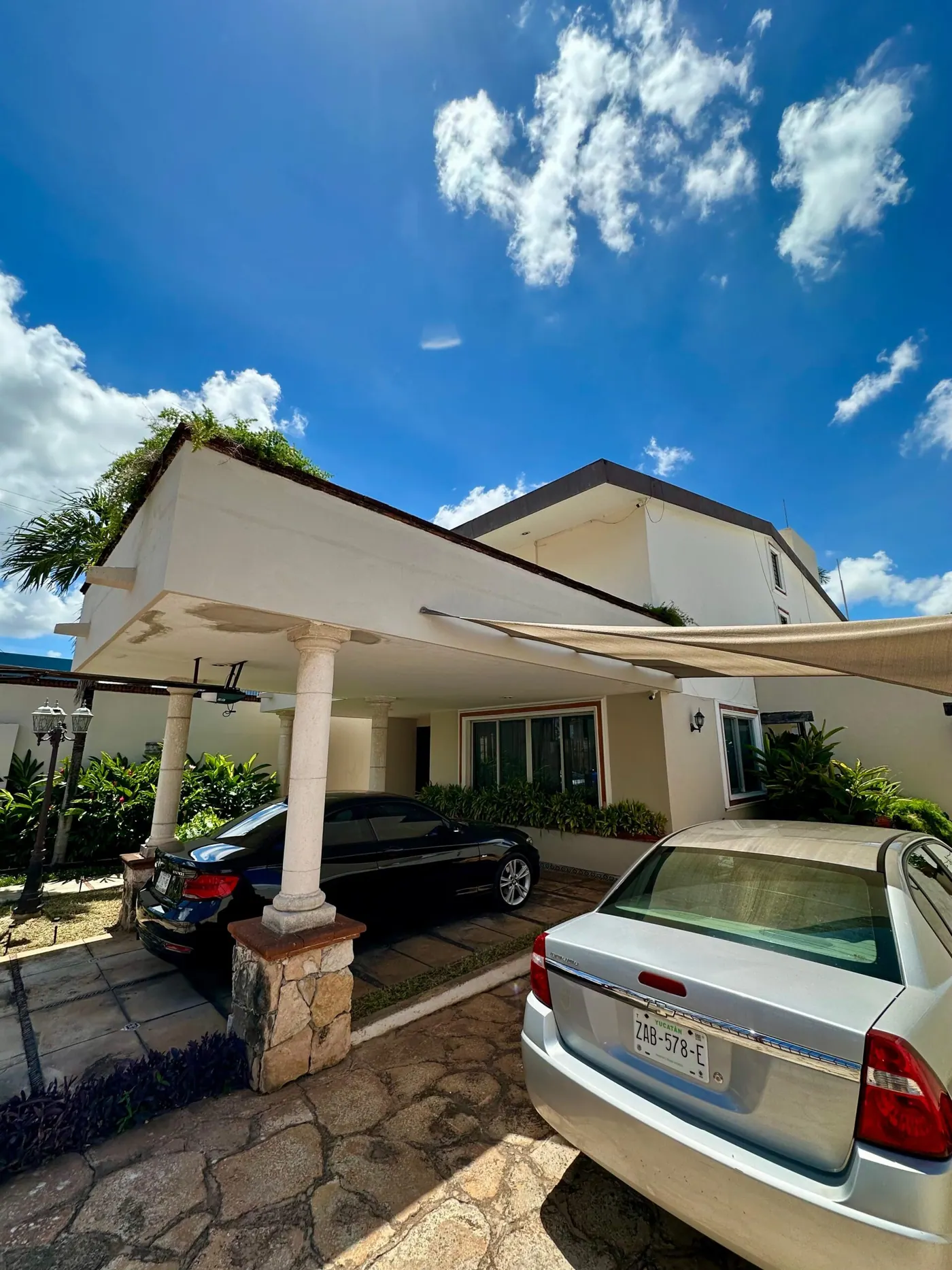 Spacious 2-Level Home with Pool in Colonia México — residential home in Yucatán — photograph 2