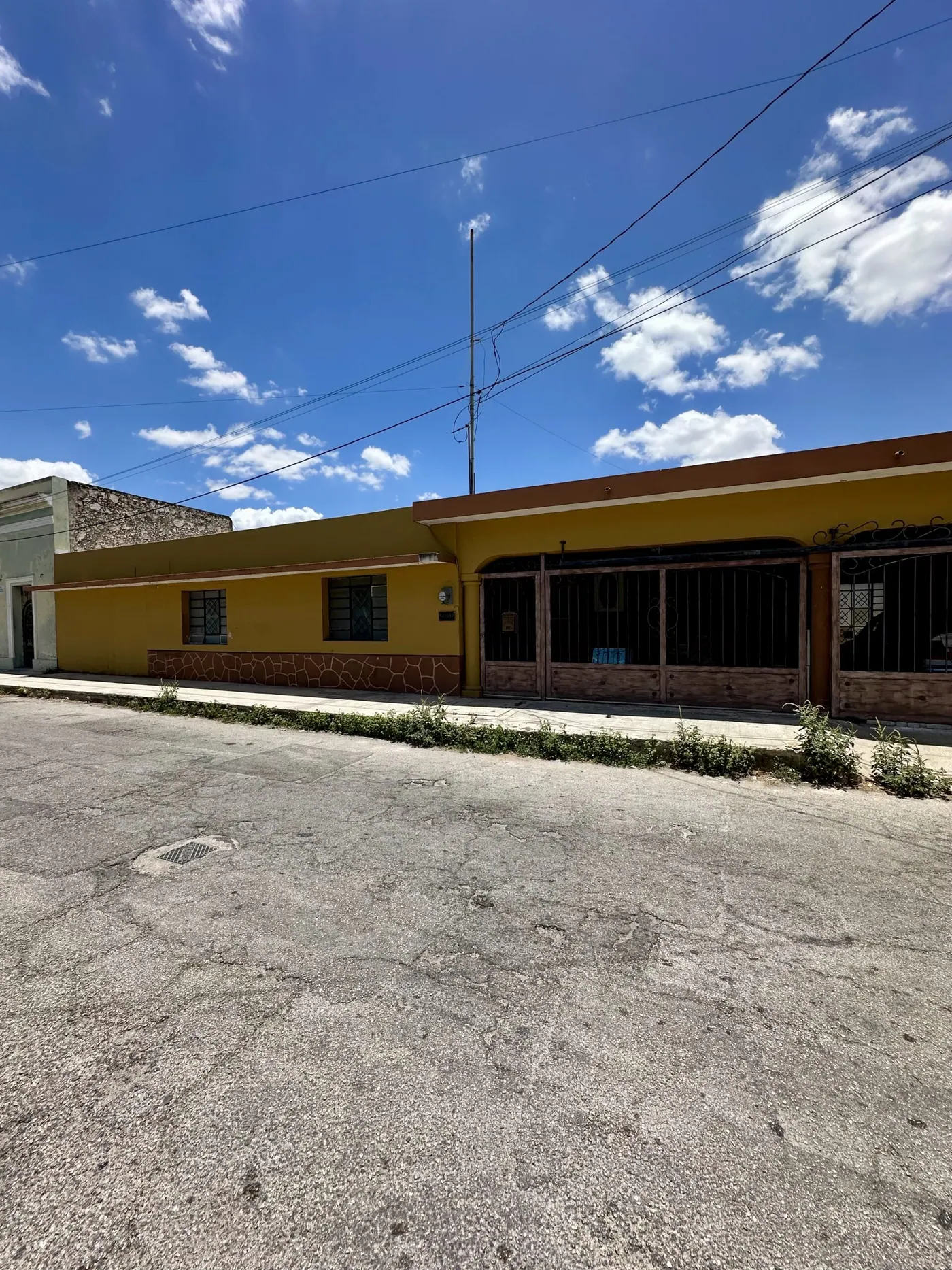 Chembech Canvas – Spacious Home Ready for Reinvention — colonial home in Yucatán — photograph 2