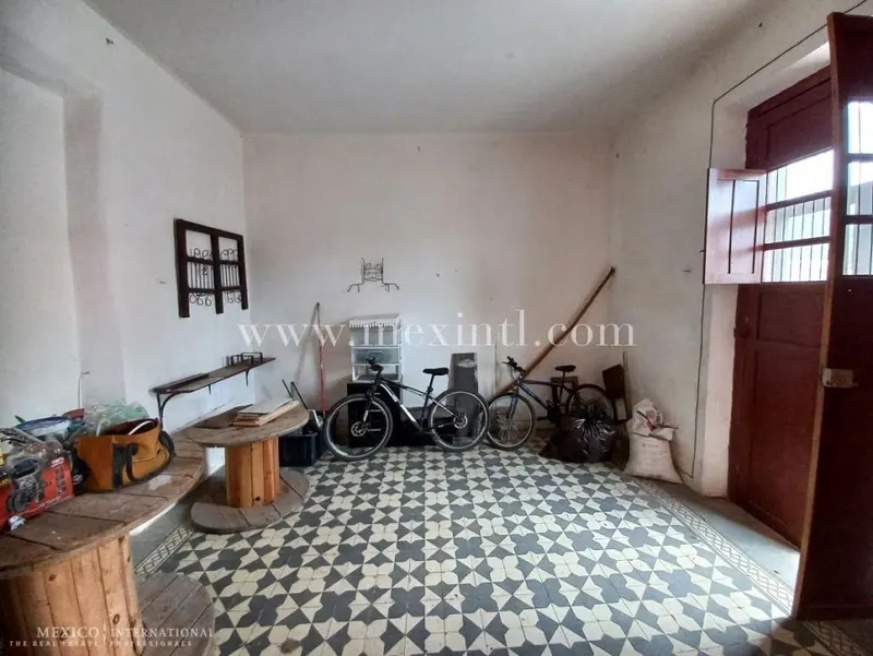 Unique Compound Steps From La Plancha — colonial home in Mérida Centro — photograph 2