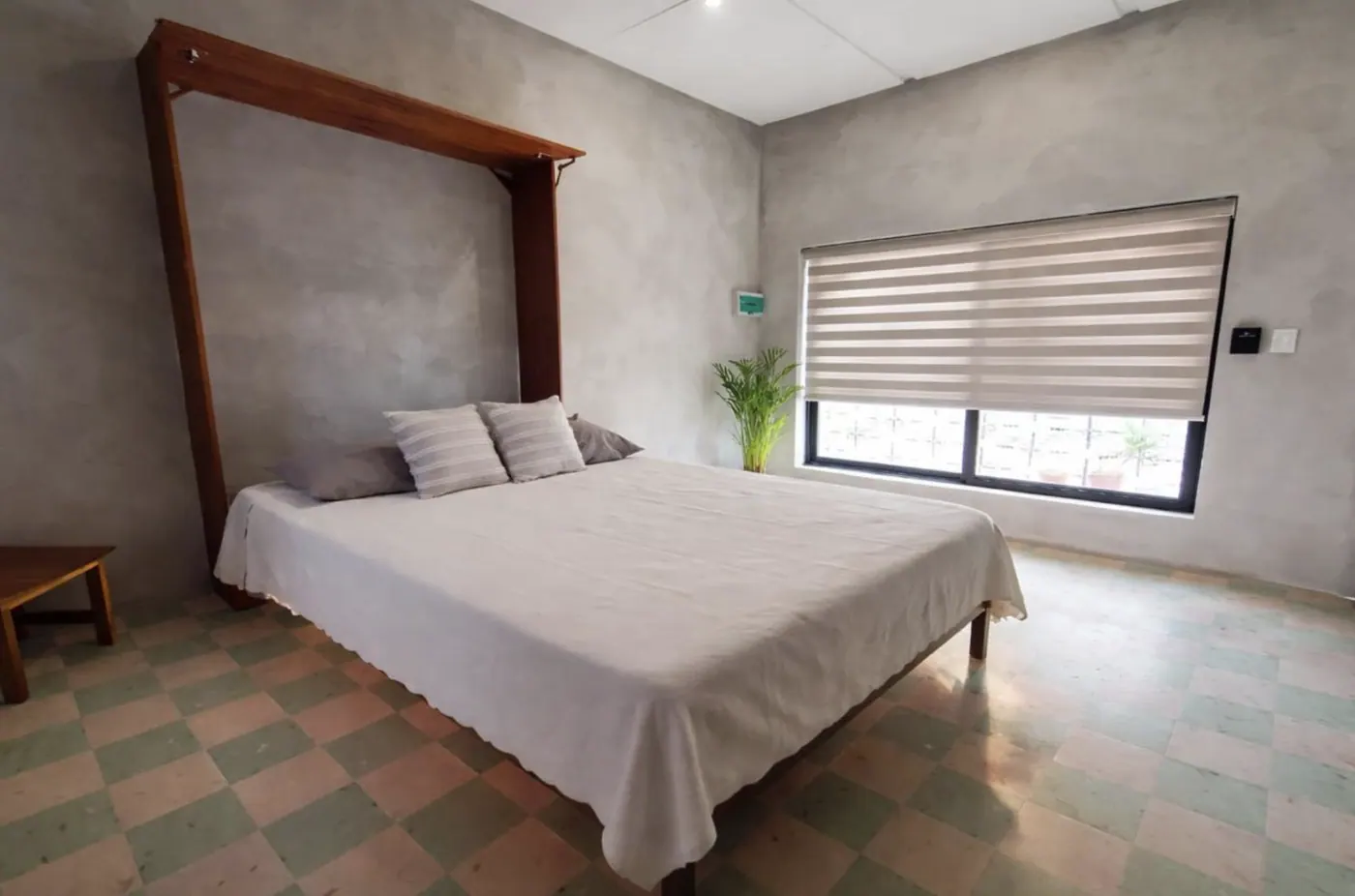 Seller Finance Option!! Turn key Opportunity with Solar Panels!! — colonial home in Greater Mérida — photograph 2