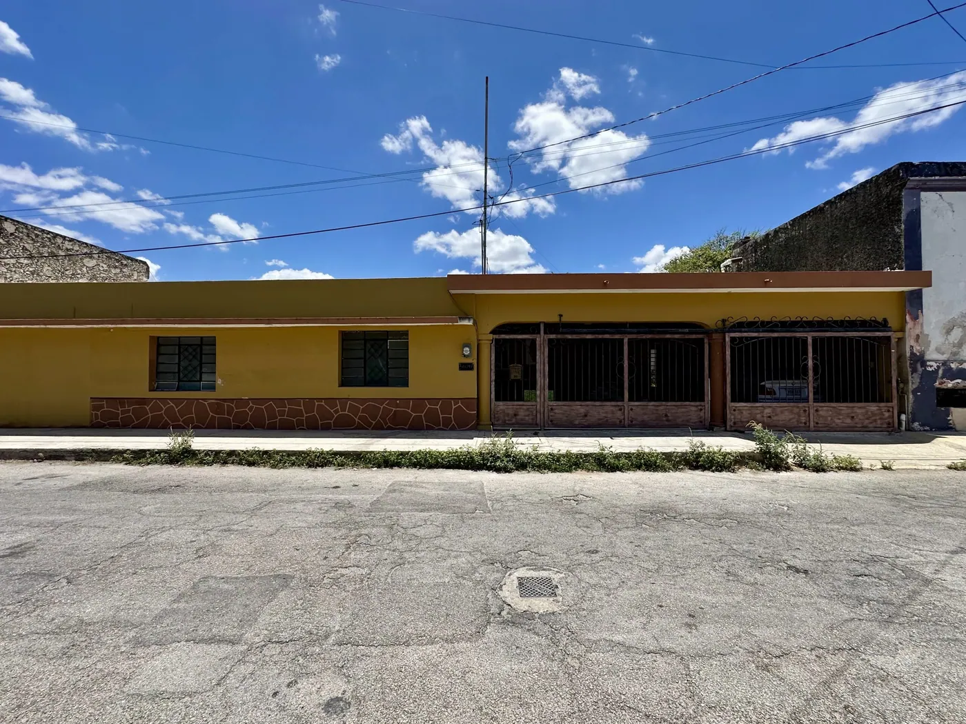 Chembech Canvas – Spacious Home Ready for Reinvention — colonial home for sale in Yucatán