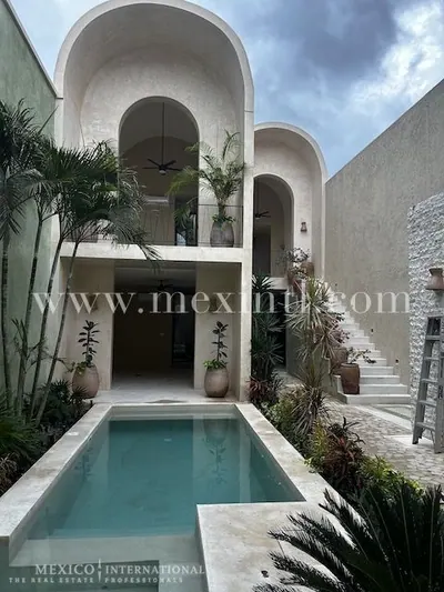 Casa Carlota Santiago — colonial home for sale in Mérida Centro